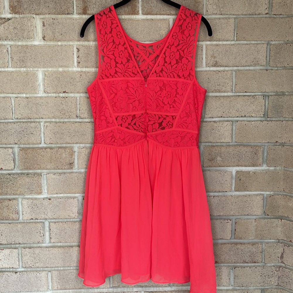BCBG Coral Lace Illusion Babydoll Dress - Picture 6 of 10